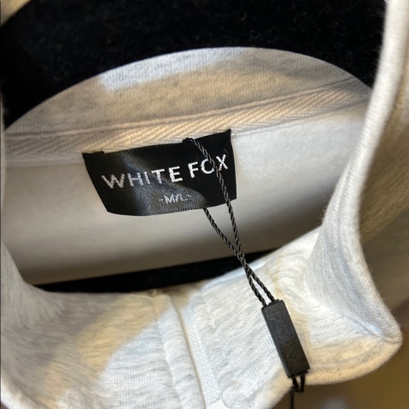 White Fox Boutique Gray, Red, Pink Half Zip Sweater NWT M/L - Picture 4 of 4